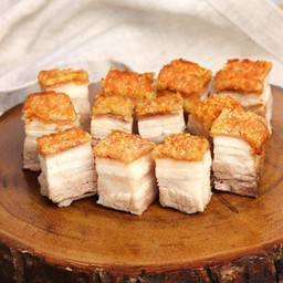 หมูกรอบ300กรัมคู่น้ำจิ้มเลือกได้1อย่าง