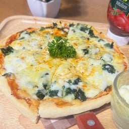 พิซซ่าผักโขมชีส