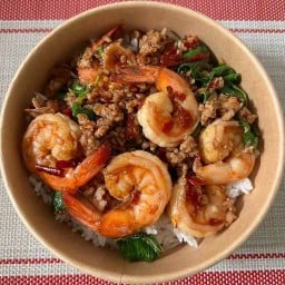 ข้าวกล่อง เจ๊ปุ้ยสะพาน99