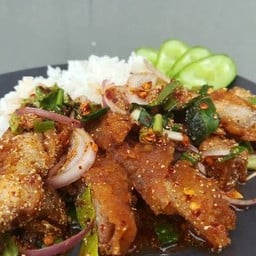 ยำหมูแซ่บ