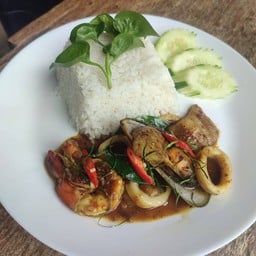 ข้าวราดผัดพริกแกงใต้