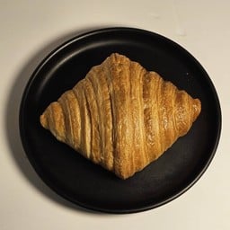 ครัวซองต์เนยสด ชิ้นใหญ่