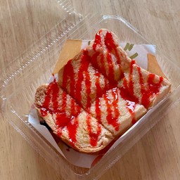 ขนมปังปิ้งสตอเบอร์รี่