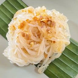 เส้นเล็กลวกกระเทียมเจียว