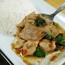 ข้าวกะเพราเนื้อสด