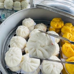 อิสรีย์ ซาลาเปาปั้นสด หน้าวัดใหม่ สาขา 1 หน้าวัดใหม่