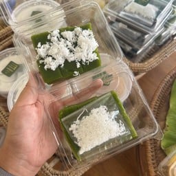 ยายทำให้หลานขาย คาเฟ่ขนมไทยริมน้ำ