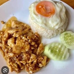 ข้าวไก่นุ่มกระเทียม