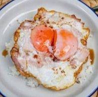 ข้าวไข่ดาวแฝด+ซอสแม็กกี๊