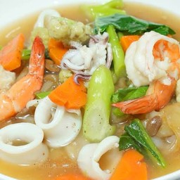 ราดหน้าทะเล(เส้นใหญ่)