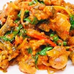 ผัดเผ็ดกบ