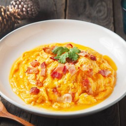 E4 ข้าวไข่ข้นเบคอน