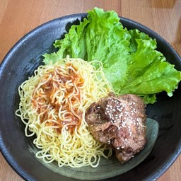บะหมี่แห้งไก่อบ(สะโพก)