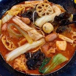 หม่าล่าชาบูน้ำซดได้ by แคทลียา