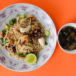 ข้าวผัดคุงถัง พร้อมน้ำซุป