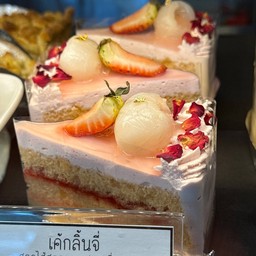 เค้กลิ้นจี่กุหลาบ