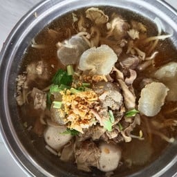 เกาเหลาหมูตุ๋นเอ็นแก้วลูกชิ้น+ข้าวใข่ดาว+ชาเย็น