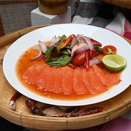ยำแซลมอนแซ่บ