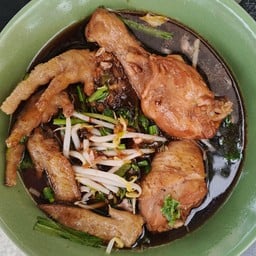 ก๋วยเตี๋ยวเรือเนื้อสดสุภาพบุรุษสามชาย(ฮาลาล)