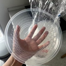 ถ้วย 1 ใบ + ช้อนซ่อม 1 คู่