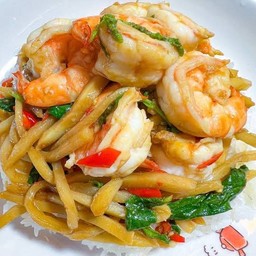 ผัดหน่อไม้กุ้งราดข้าว