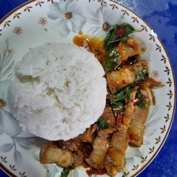 ข้าวกะเพราหมูกรอบ