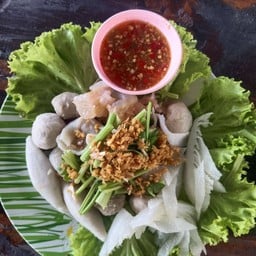 ลูกชิ้นปลาเกี๋ยวปลาลูกชิ้นหมู+ลูกชิ้เนื้อลวกจิ้ม