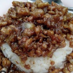 ข้าวราดหมูสับหวาน
