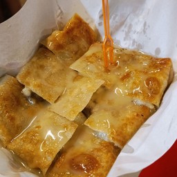 โรตี กล้วยหอม เนย นม ซอสสตรอว์เบอร์รี่