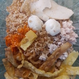 ก๋วยเต๋ยวคลุกเส้นเล็ก