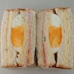 แฮมชีสไส้บึ้ม