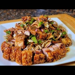 ยำหมูกรอบ