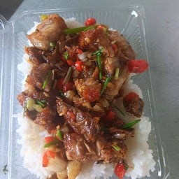 ก๋วยจั๊บโคตรหมูกรอบ เอกชัย 38/1