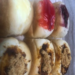 ขนมปังพริกเผาหมูหยอง