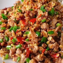 หมูสับคั่วพริกเกลือราดข้าว