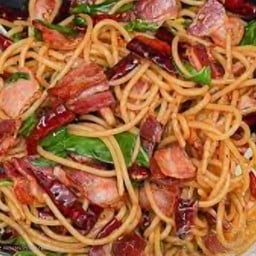 สปาเก็ตตี้ผัดพริกแห้ง