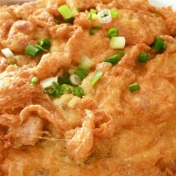 ไข่เจียวหมูสับราดข้าว