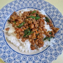 กระเพราแดง อาหารตามสั่ง-วิชิต