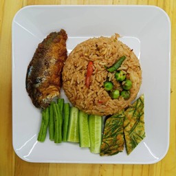 ข้าวผัดน้ำพริกกะปิ