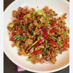 ข้าวหมูสับคั่วพริกเกลือ