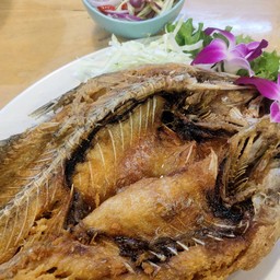 ปลากระพงทอดน้ำปลา