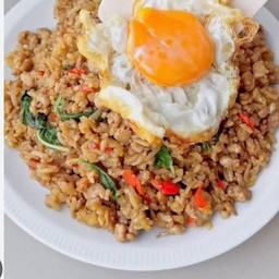 ข้าวคลุกกะเพราหมูสับไข่ดาวว