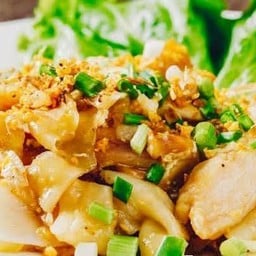 ก๋วยเตี๋ยวคั่วไก่