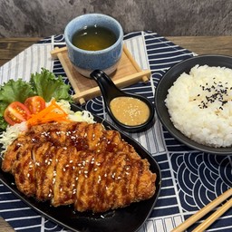 ข้าวหน้าไก่ทอด ซอสเทอริยากิ