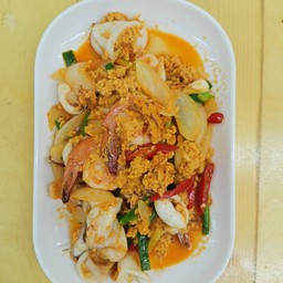 ผัดผงกะหรี่ทะเล