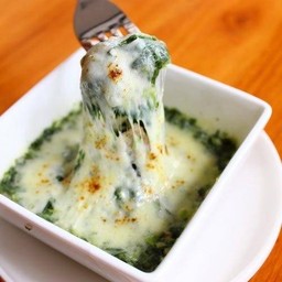 ผักโขมอบชีส