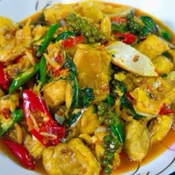 ผัดฉ่าปลากดคัง Stir-Fried Spicy Fish With Finger Root