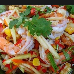 ยำม่วงข้าวโพดกุ้งสด
