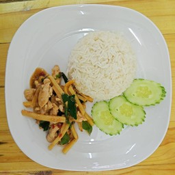 ข้าวผัดเผ็ดหน่อไม้