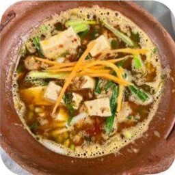 ขนมเส้นต้มใส่เต้าหู้豆腐砂锅米线